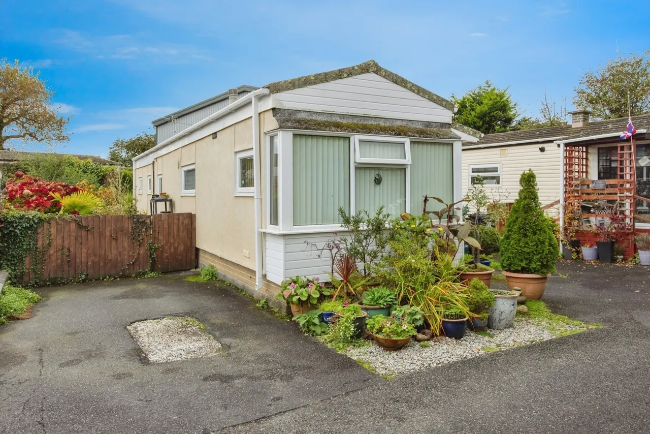 Hazelmere Avenue, Buckler Village, PL25, photo 2