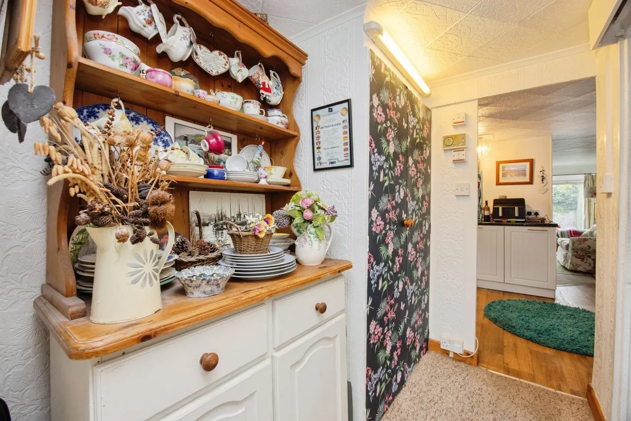 Hazelmere Avenue, Buckler Village, PL25, photo 11