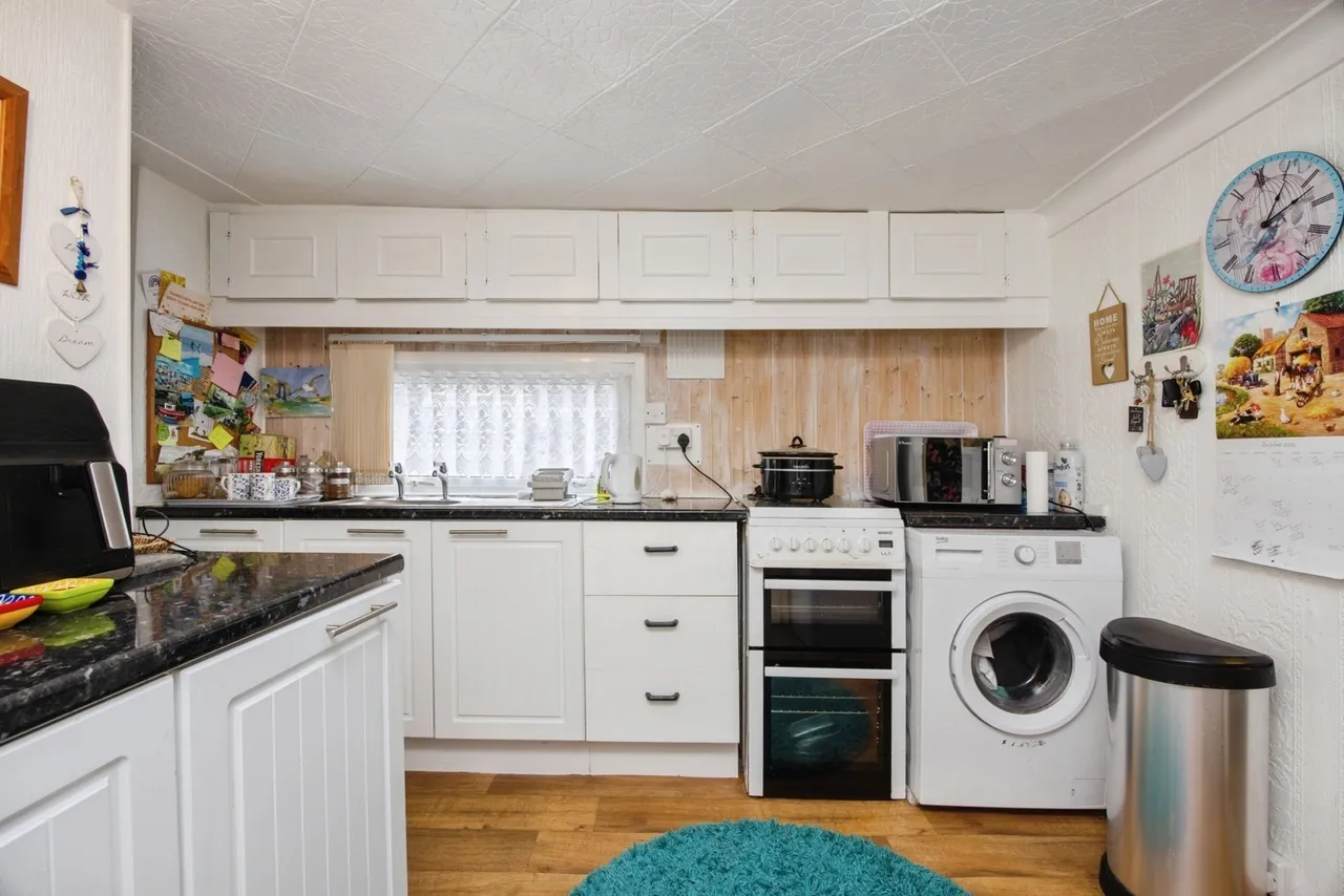 Hazelmere Avenue, Buckler Village, PL25, photo 6