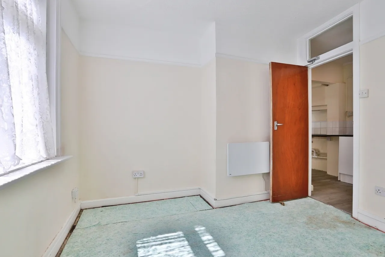 Kinson Road, BH10, photo 4