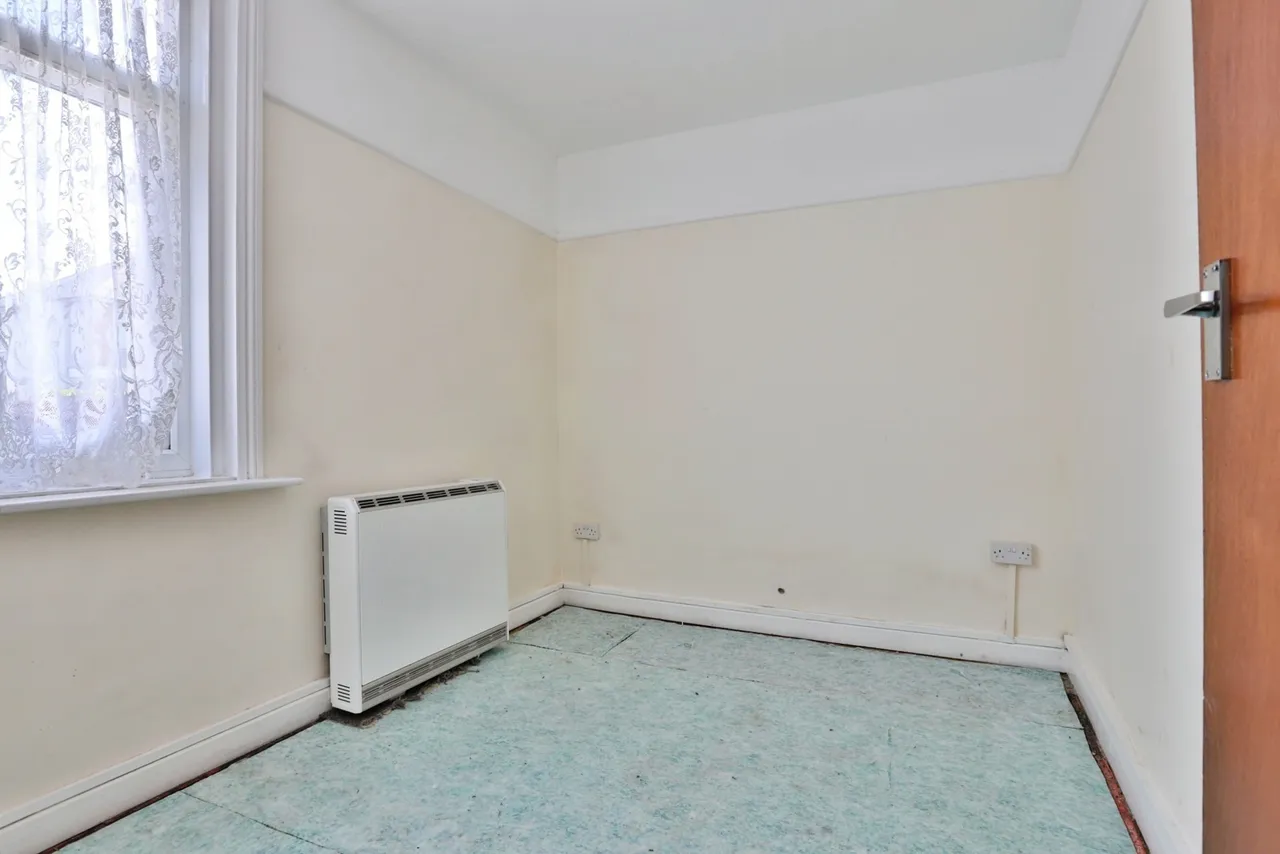 Kinson Road, BH10, photo 3