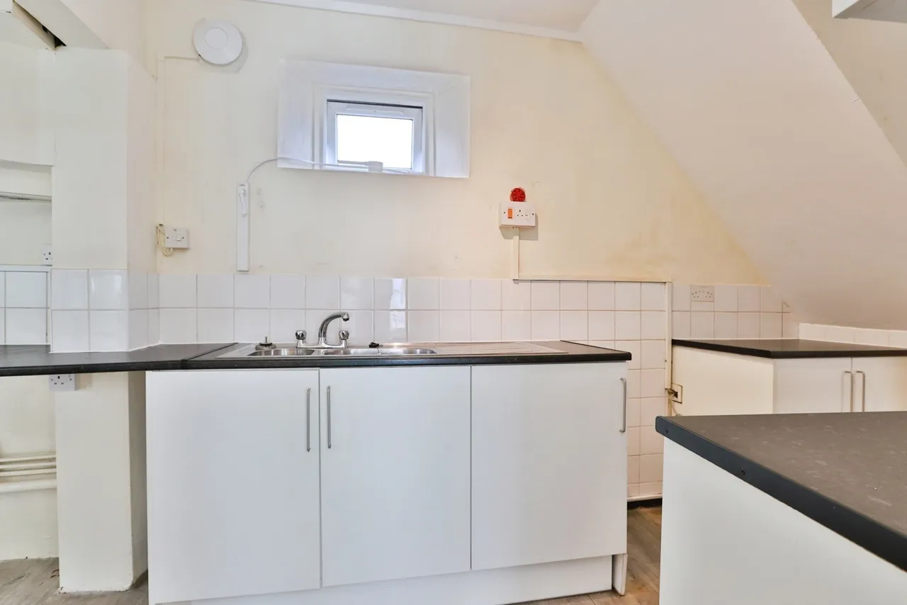 Kinson Road, BH10, photo 11