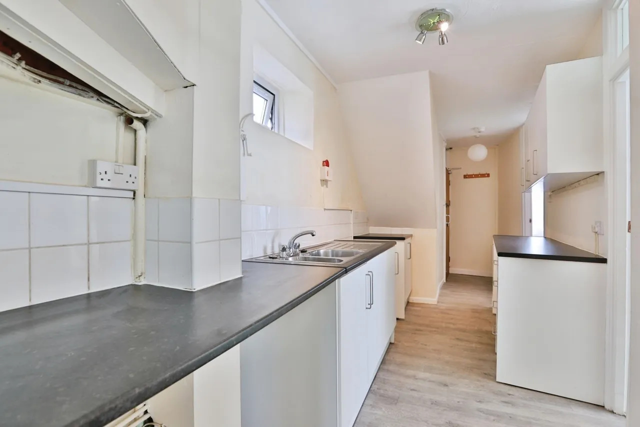 Kinson Road, BH10, photo 12