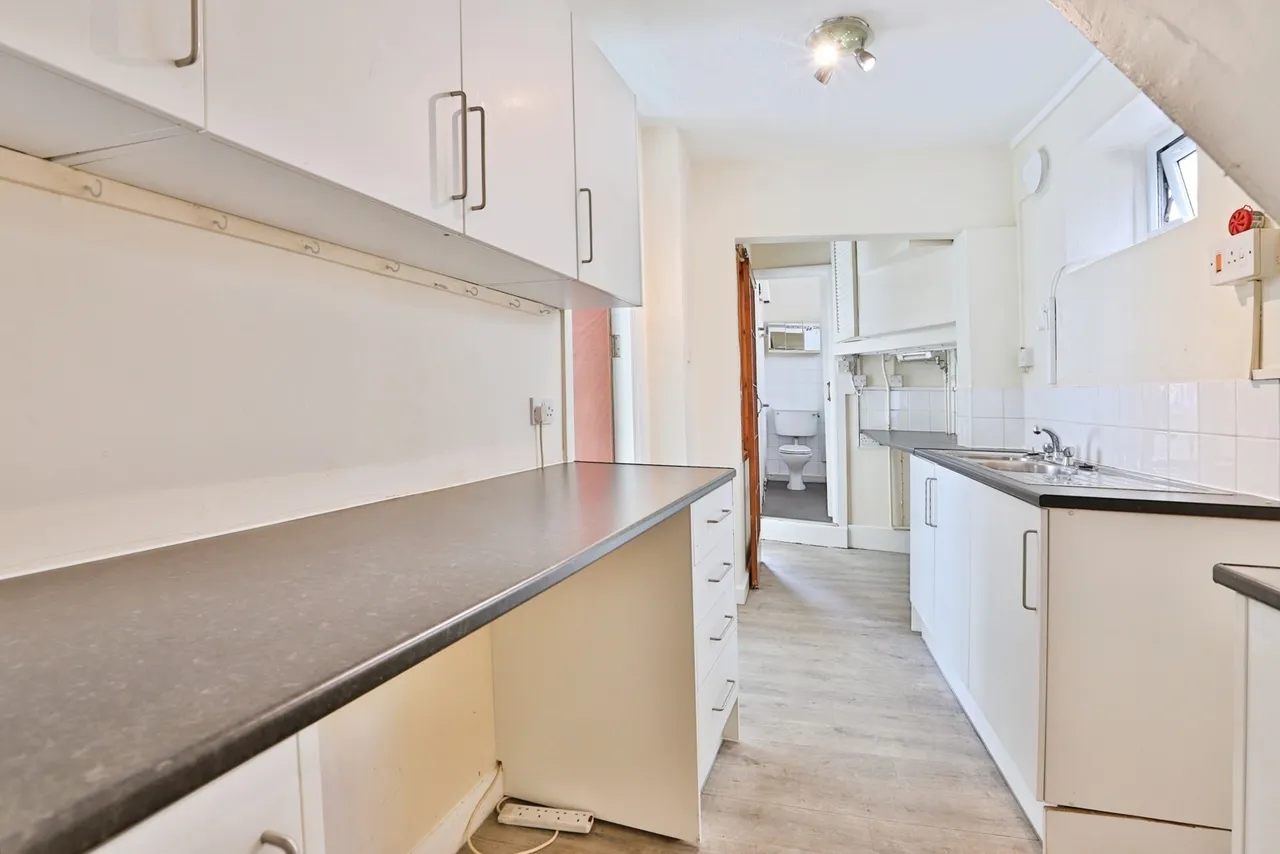 Kinson Road, BH10, photo 10