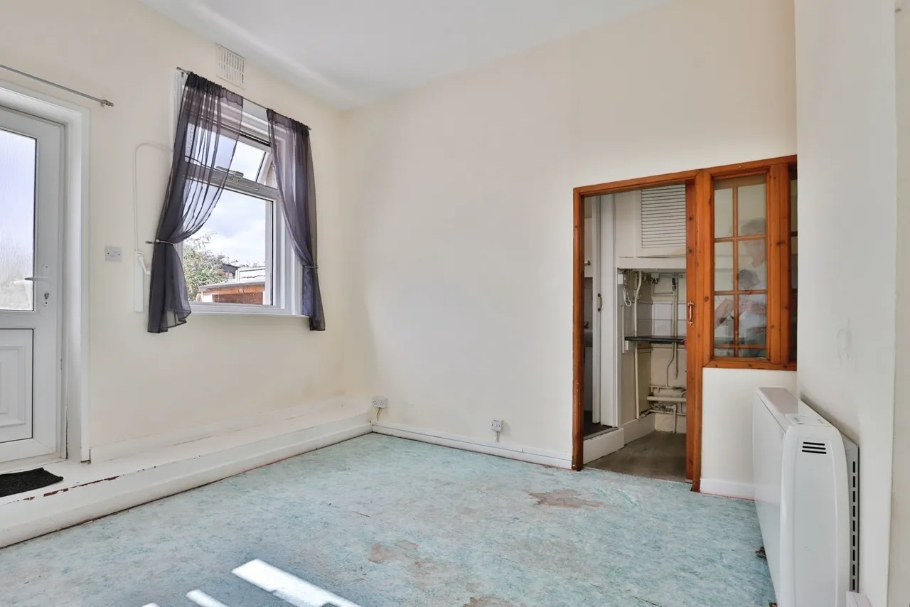 Kinson Road, BH10, photo 5