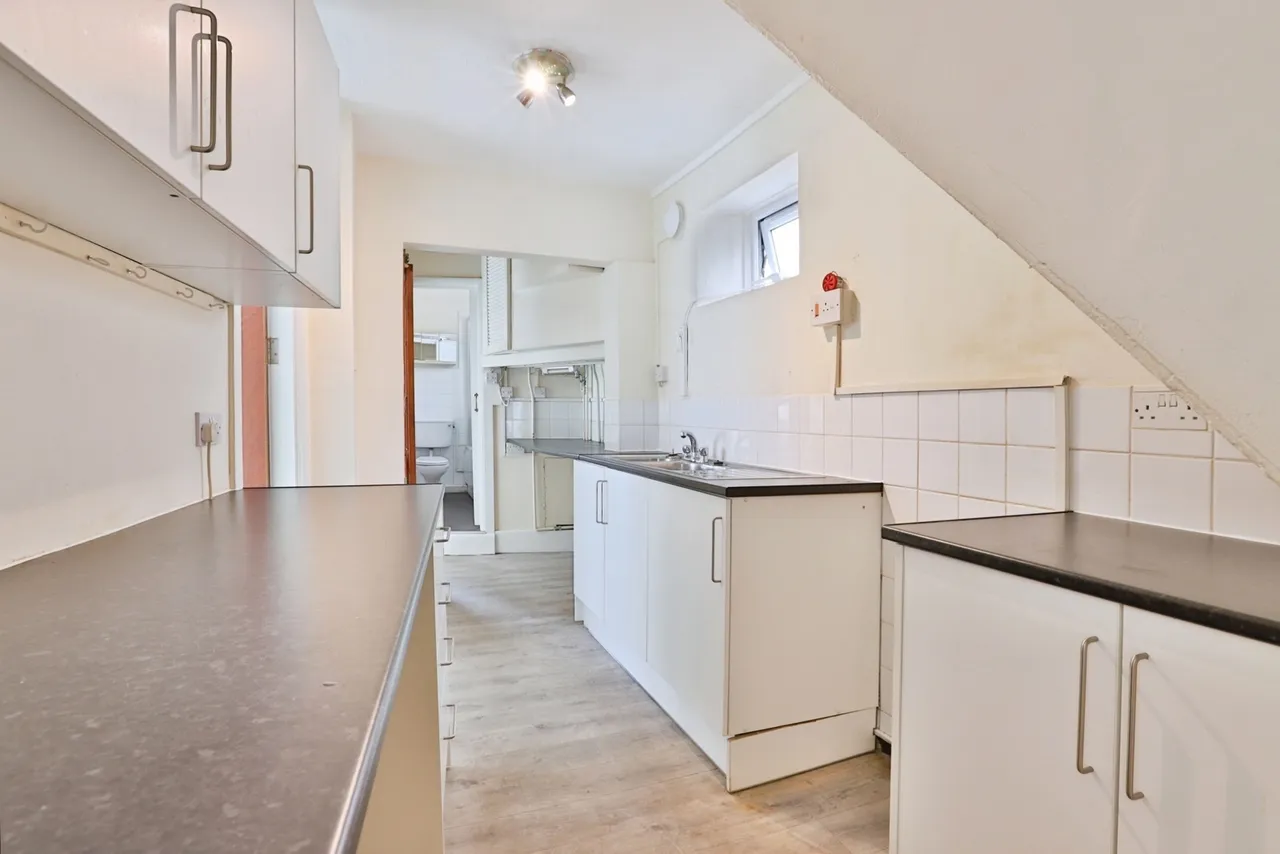 Kinson Road, BH10, photo 9