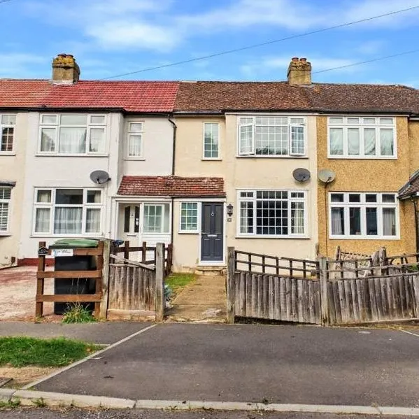 Rollesby Road, Chessington, KT9, photo 13