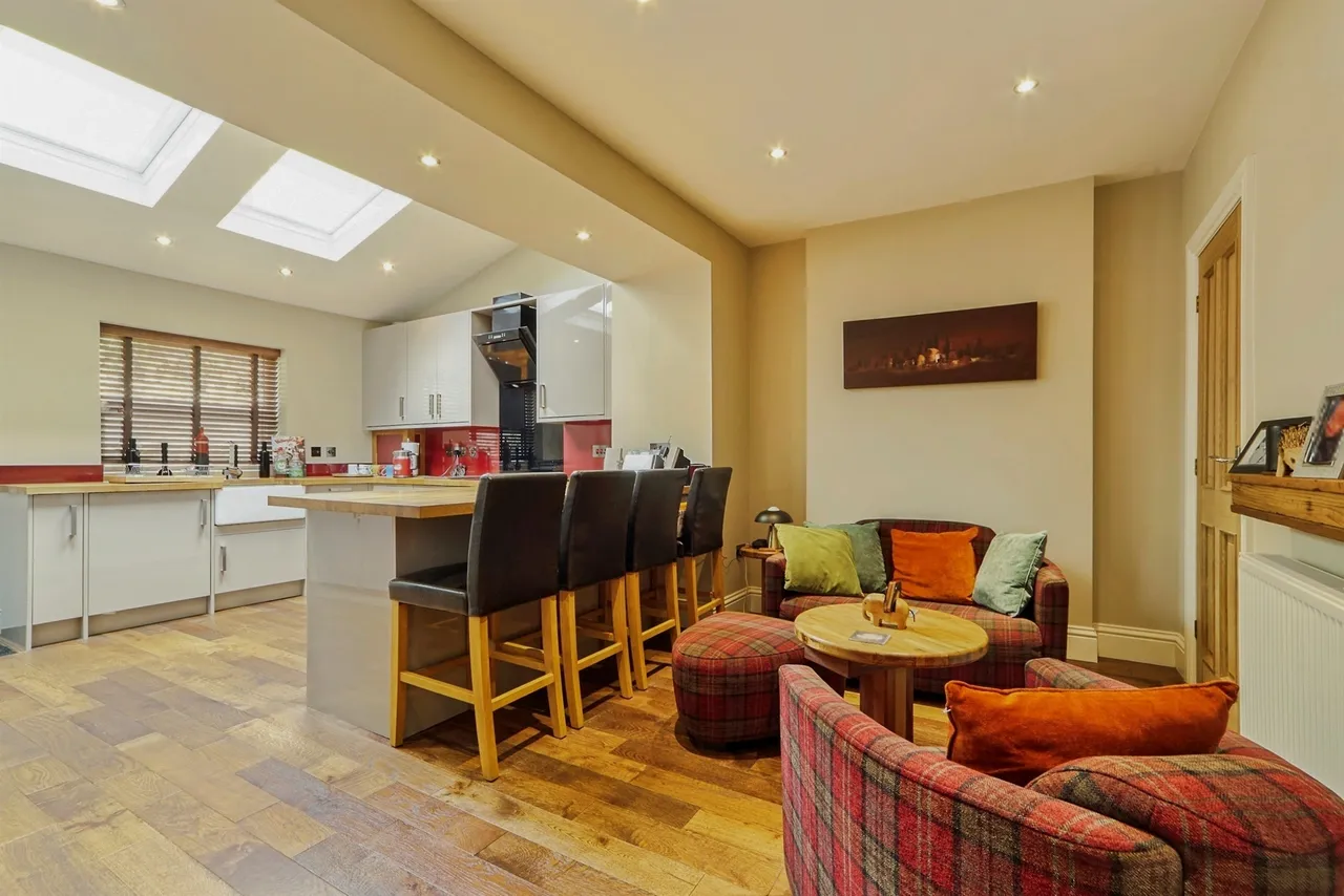 Laythorpe Terrace, East Morton, BD20, photo 7