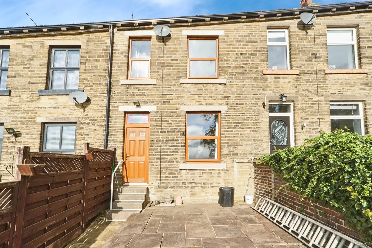 2 bed house for sale, Laythorpe Terrace, East Morton, BD20