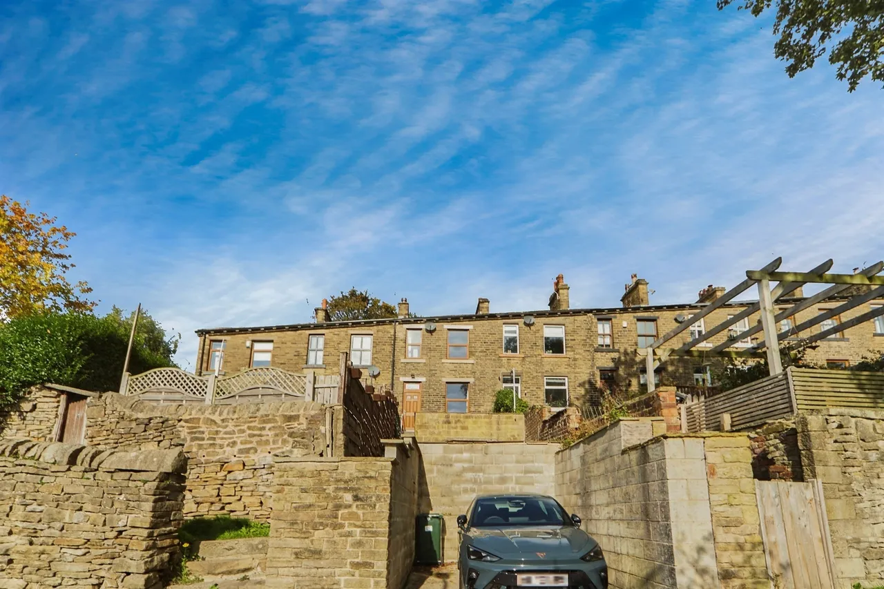 Laythorpe Terrace, East Morton, BD20, photo 3