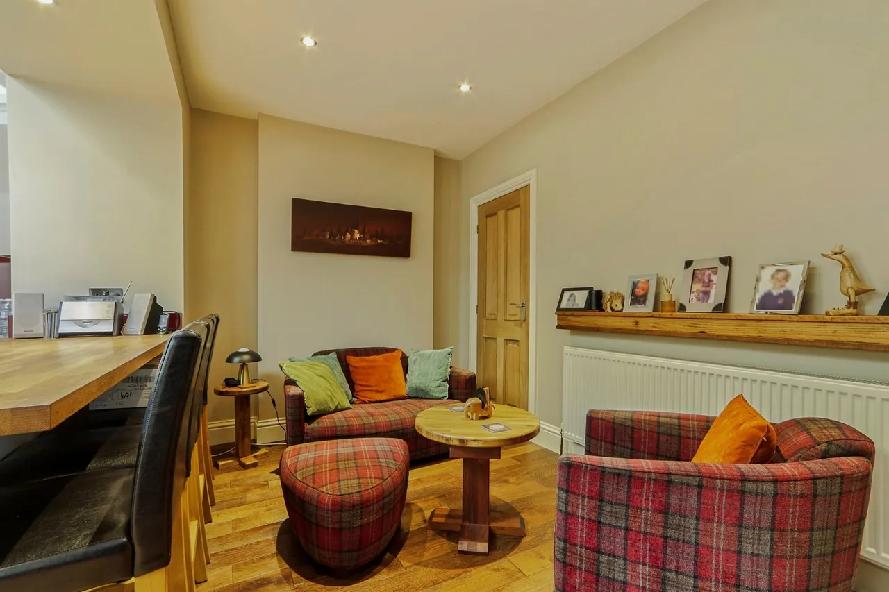 Laythorpe Terrace, East Morton, BD20, photo 6