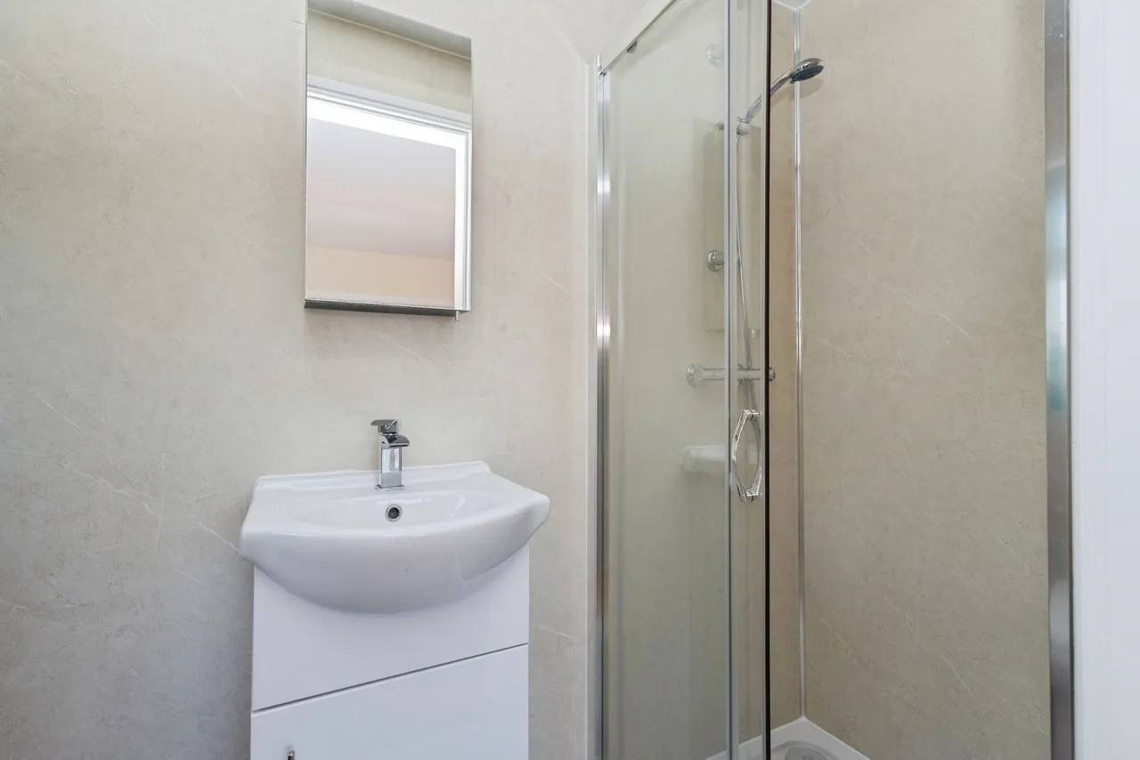 Bromley Crescent, Ashton-under-Lyne, Greater Manchester, OL6, photo 15