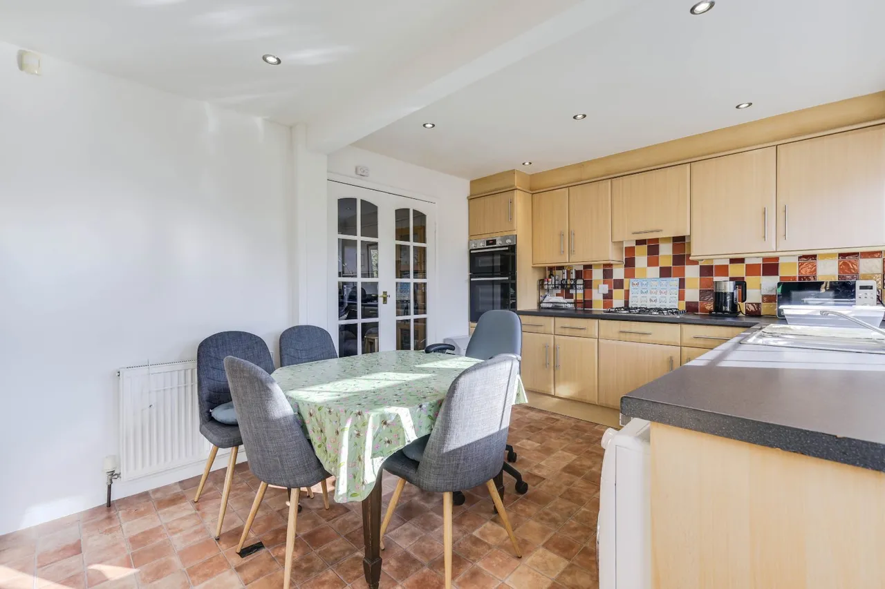 Burley Lane, Horsforth, LS18, photo 4