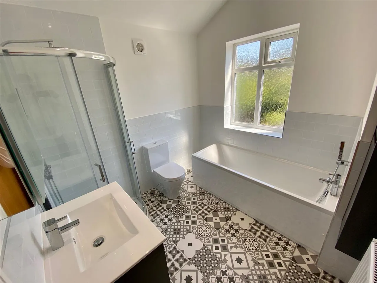 Cedar Road, Hale, WA15, photo 9