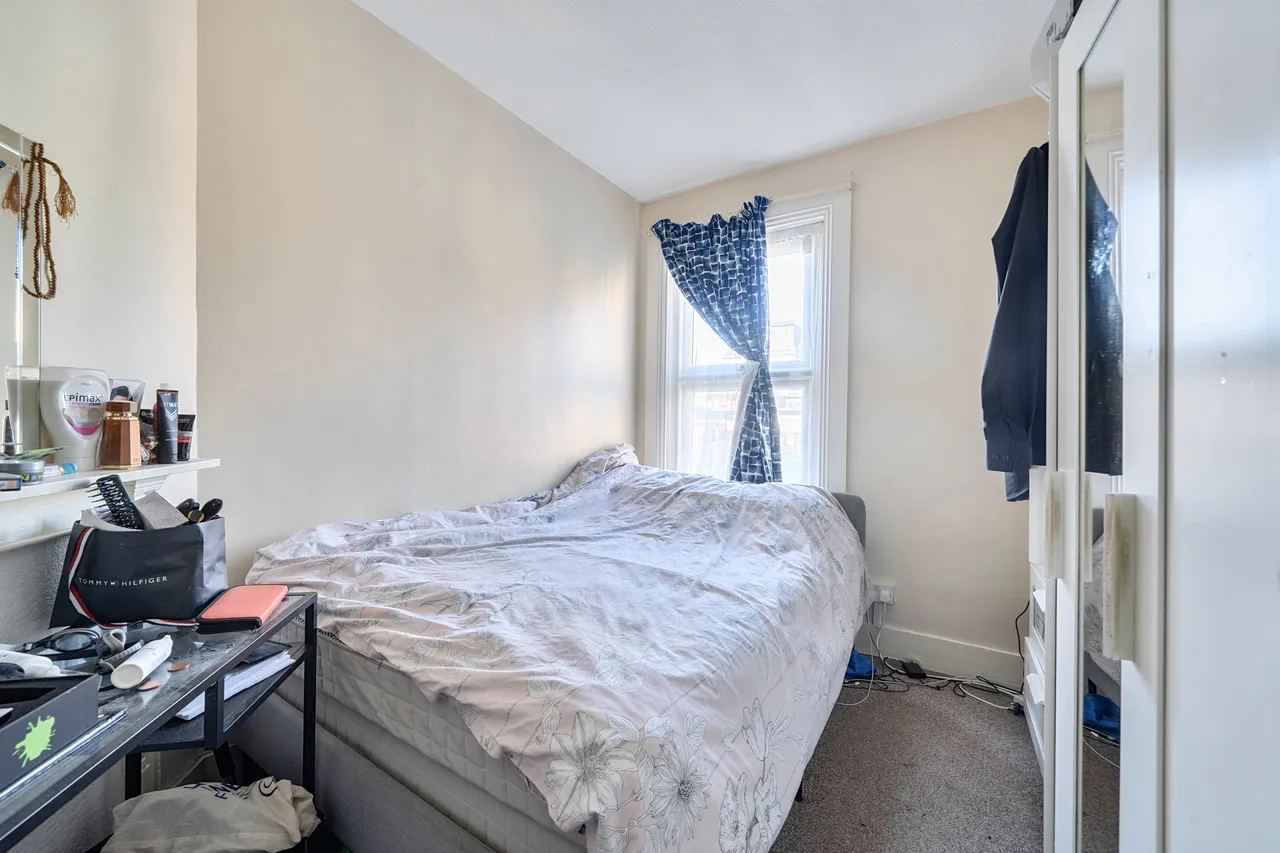 65 Mostyn Avenue, Wembley, photo 6
