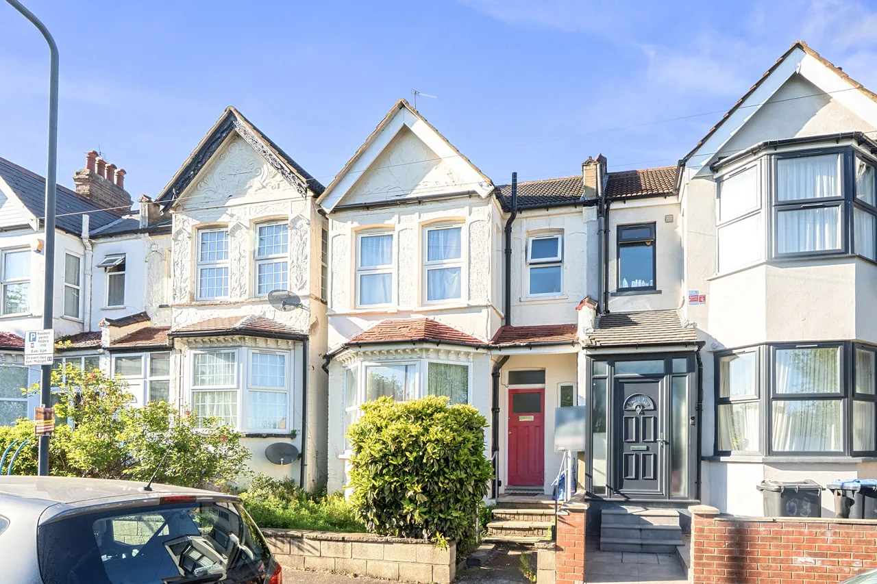 65 Mostyn Avenue, Wembley, photo 10