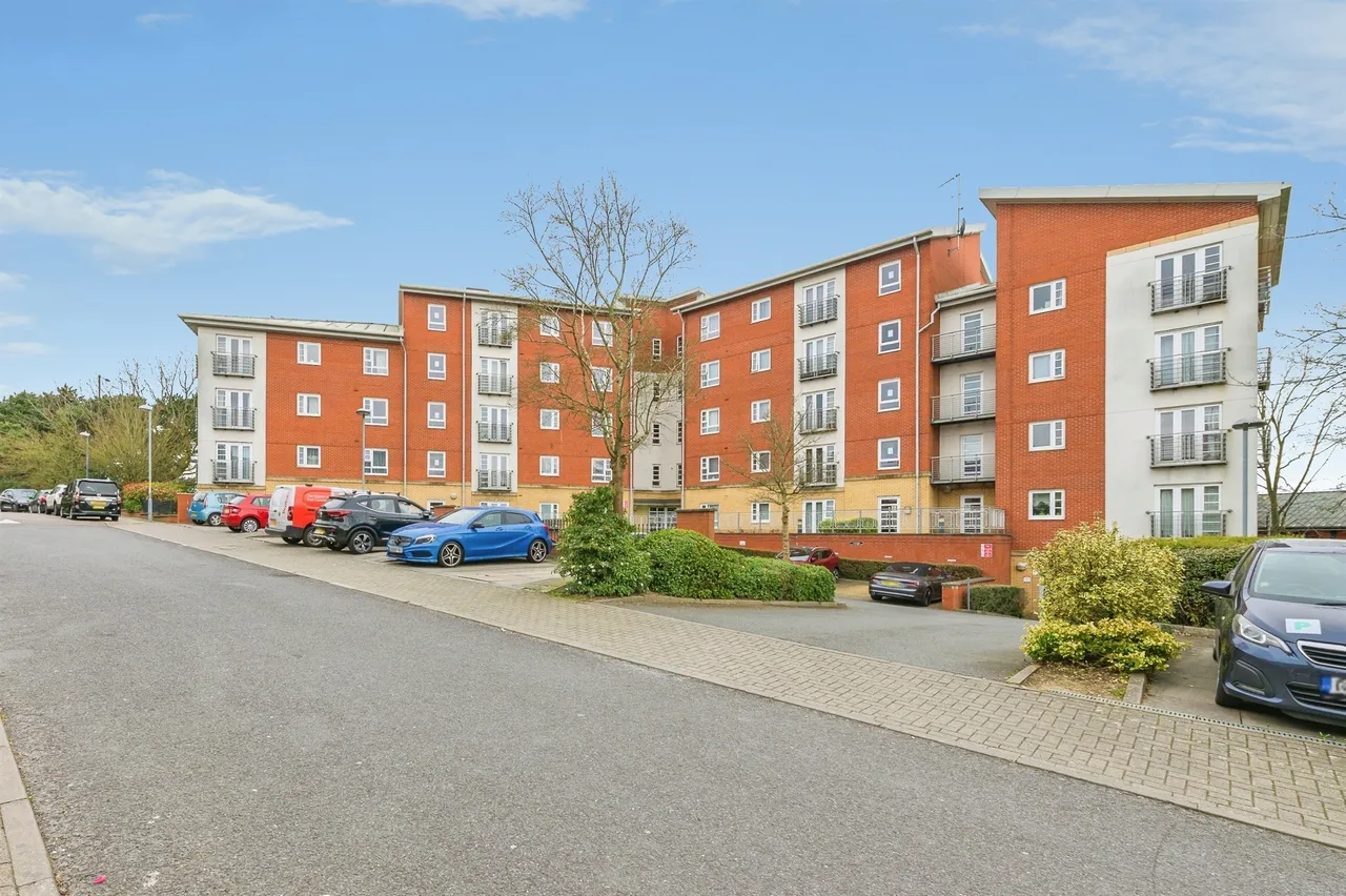 2 bed flat for sale — Boundary Road, Birmingham
