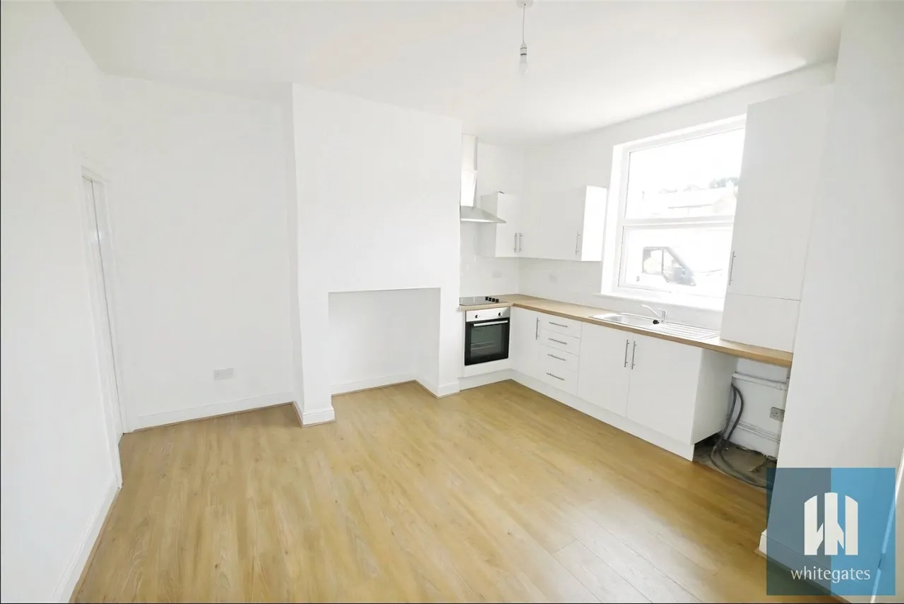 Woodland Square, Brighouse, HD6, photo 7
