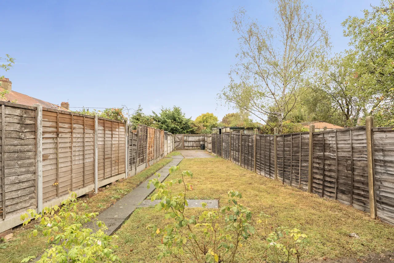 Eastcote Lane, Harrow, HA2, photo 12
