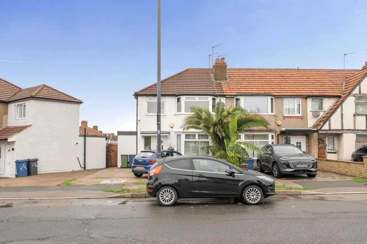 Eastcote Lane, Harrow, HA2, photo 14