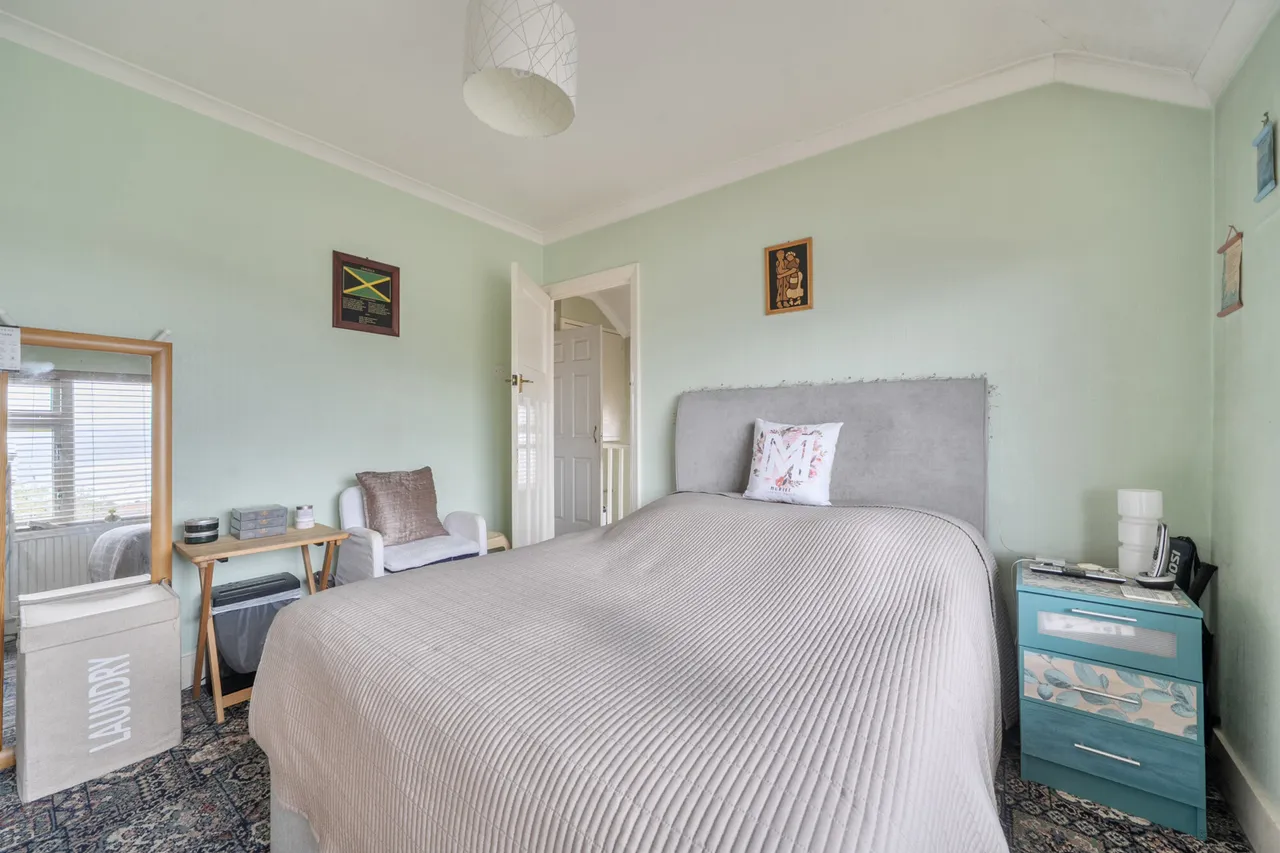 Eastcote Lane, Harrow, HA2, photo 8