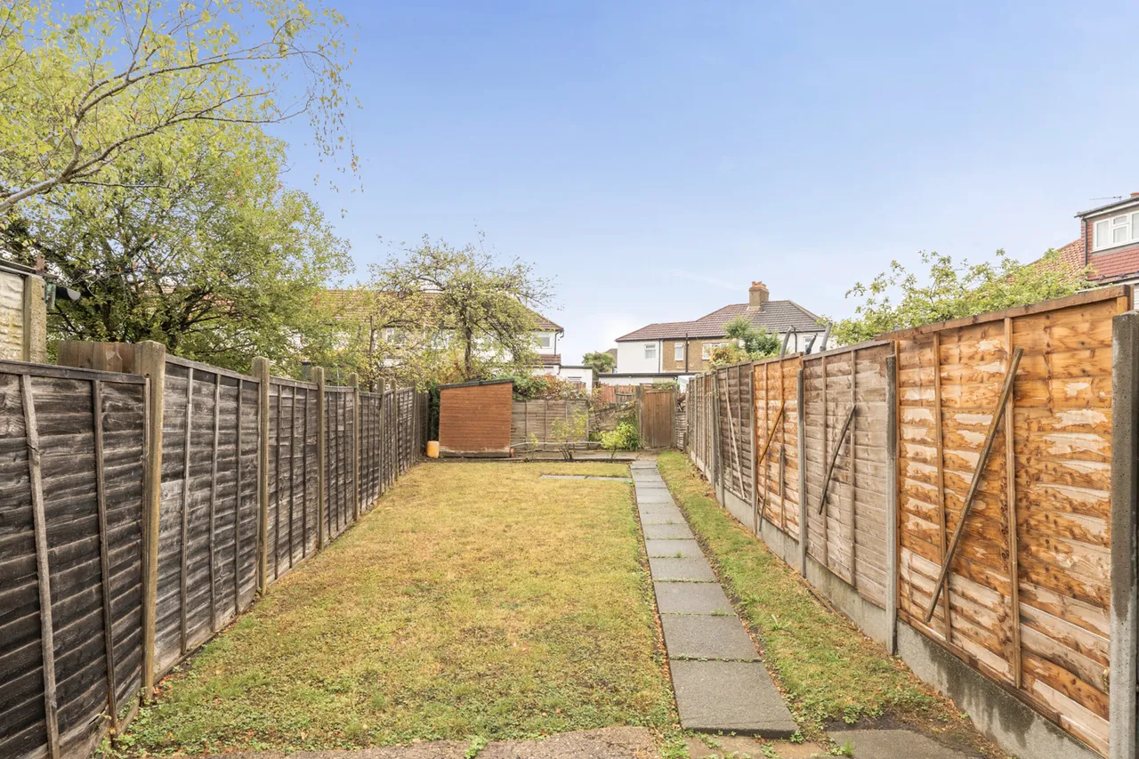 Eastcote Lane, Harrow, HA2, photo 11