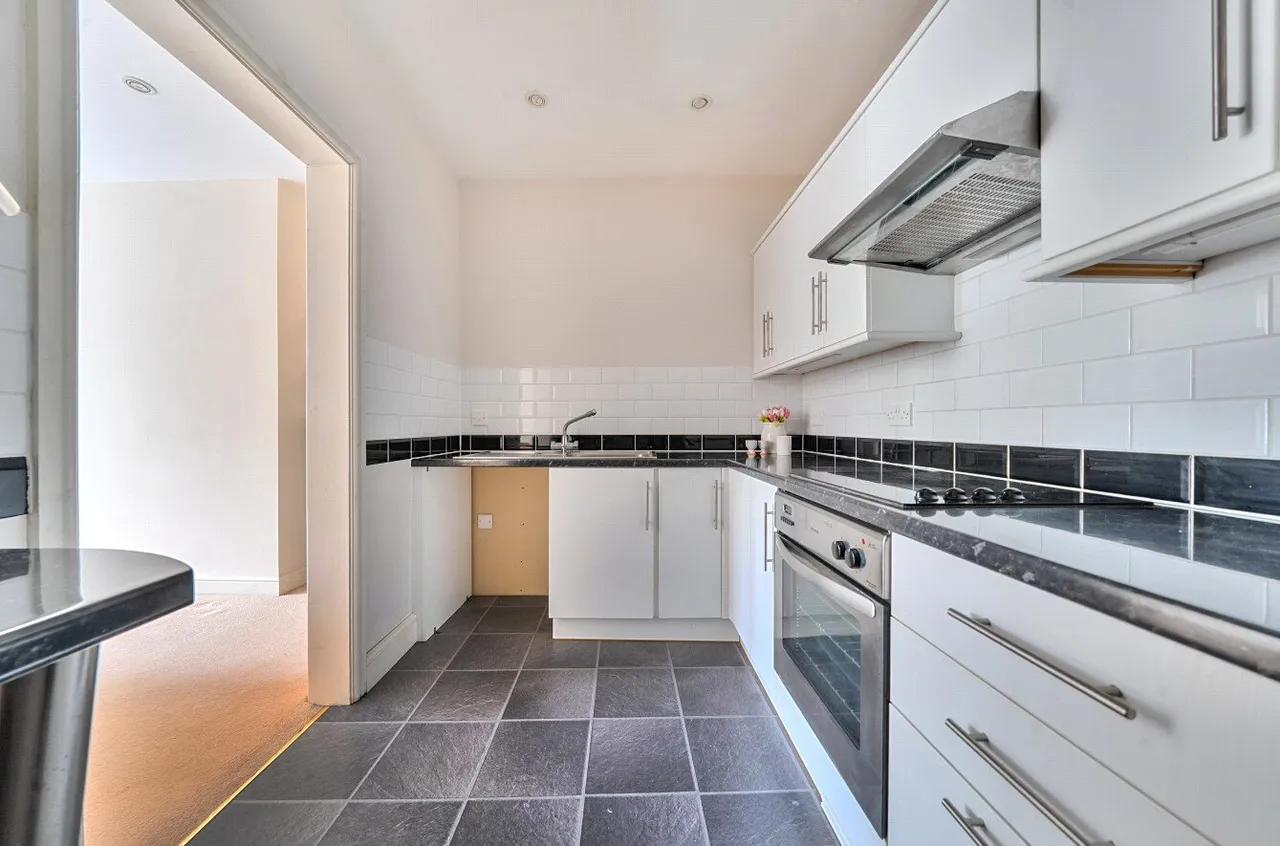 High Street, Llandrindod Wells, Powys, LD1 6AG, photo 4