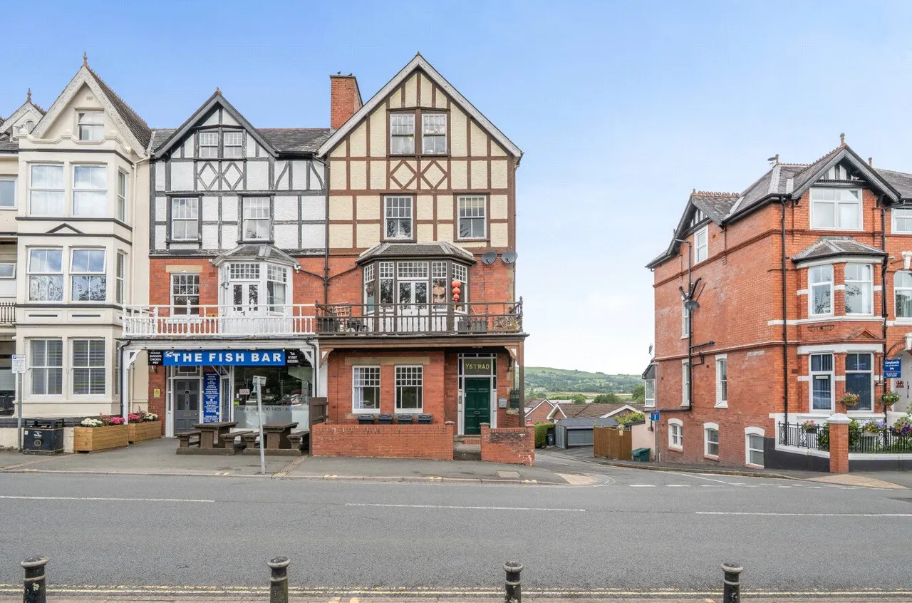 High Street, Llandrindod Wells, Powys, LD1 6AG, photo 19