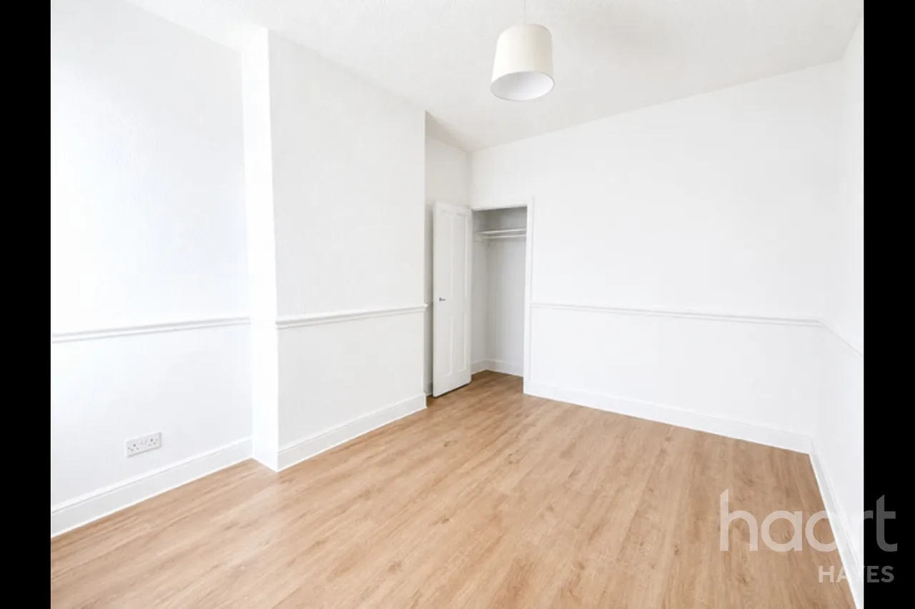 Clayton Road, Hayes, UB3, photo 8