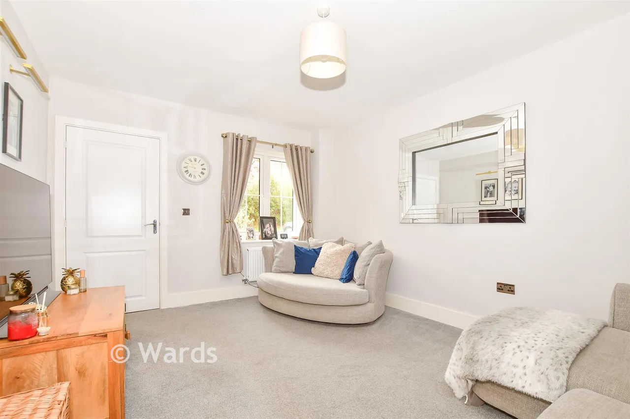 Roffe Close, Paddock Wood, TN12, photo 2