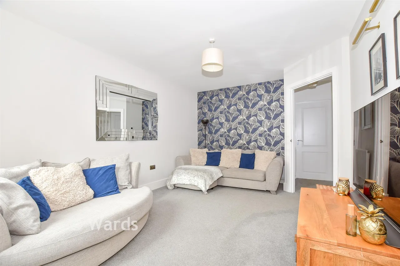 Roffe Close, Paddock Wood, TN12, photo 3
