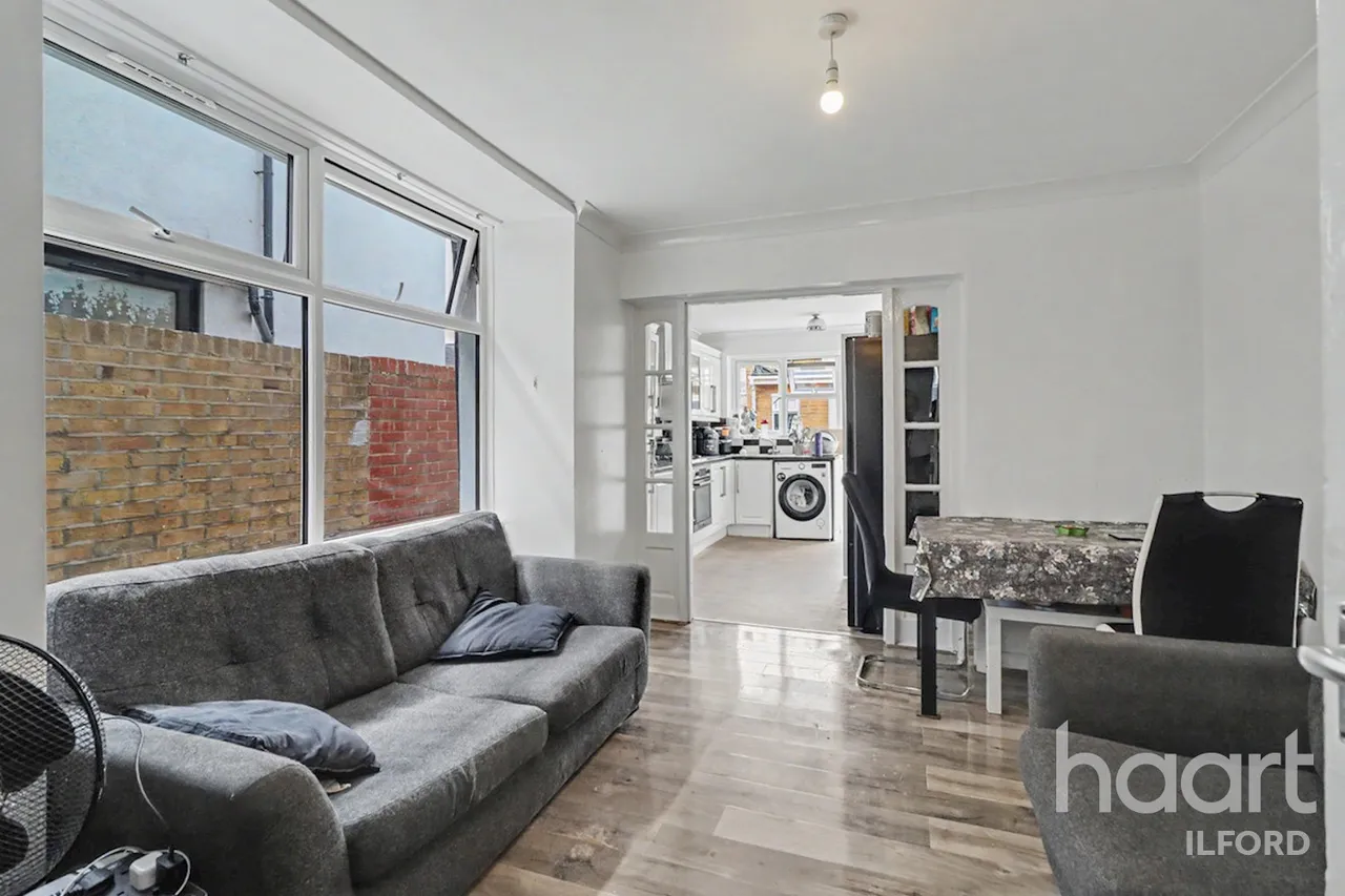 Kingston Road, Ilford, IG1, photo 5