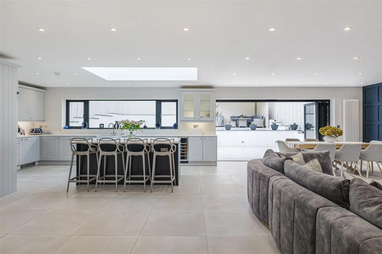 Seaview Road, Newhaven, photo 9