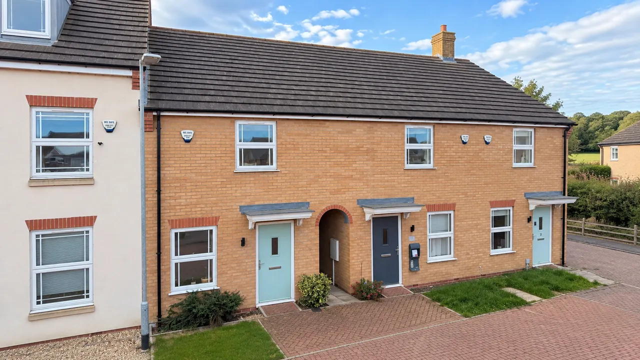 2 bed house for sale, Hutton Way, Faldingworth, LN8