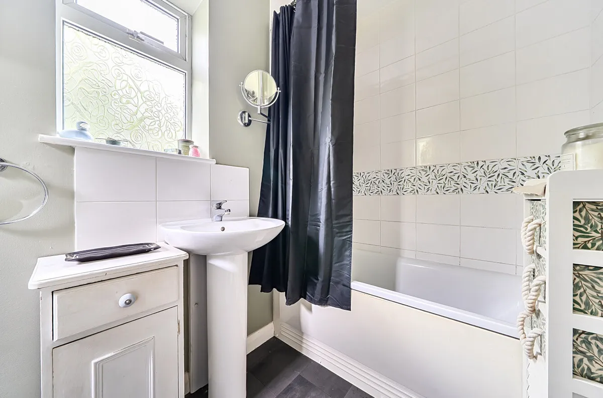 Pulborough, RH20, photo 9