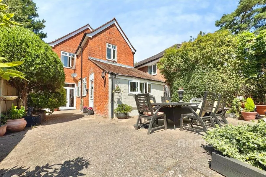 College Road, College Town, GU47, photo 23