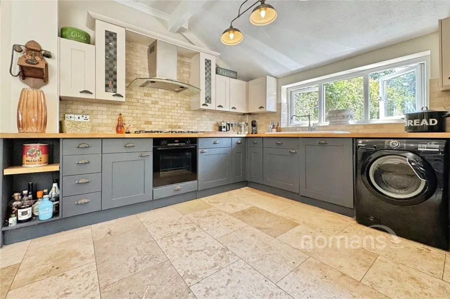 College Road, College Town, GU47, photo 10