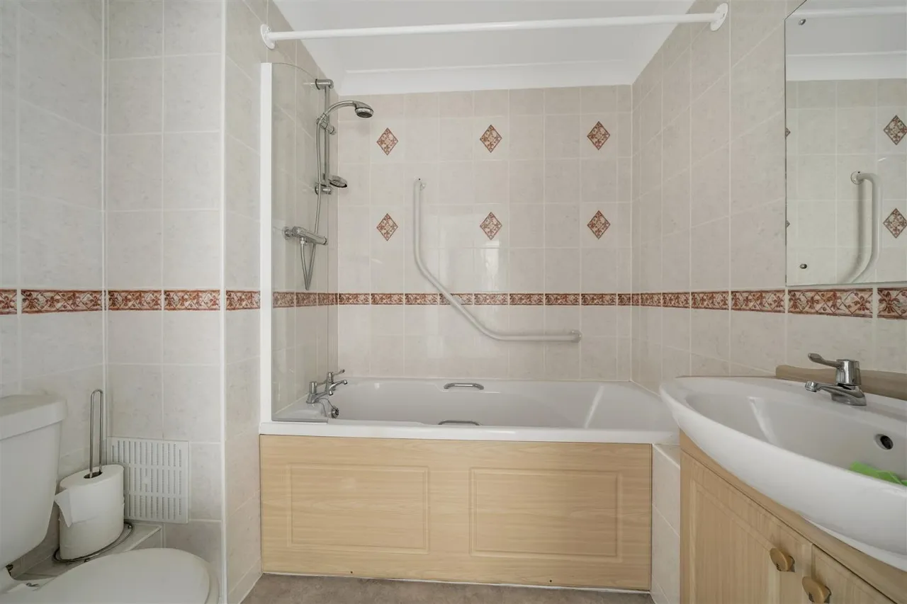 Dorchester Road, Weymouth, DT4, photo 6
