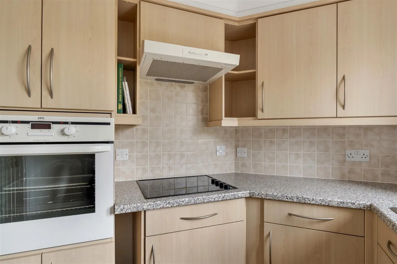 Dorchester Road, Weymouth, DT4, photo 12