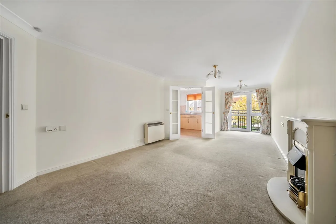 Dorchester Road, Weymouth, DT4, photo 2