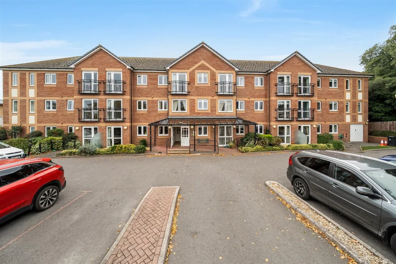 Dorchester Road, Weymouth, DT4, photo 17