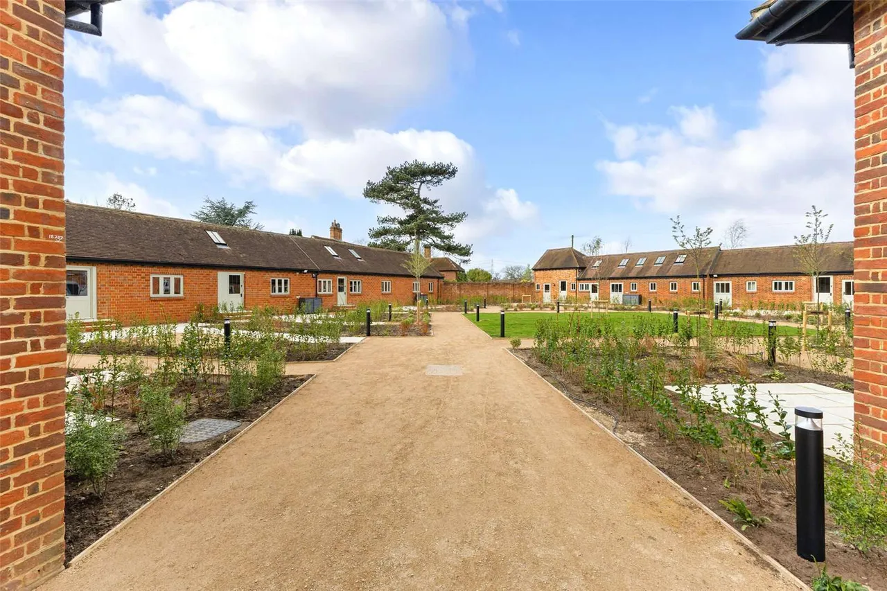 The Courtyard, Wisley, Woking, Surrey, GU23 6QL, photo 2