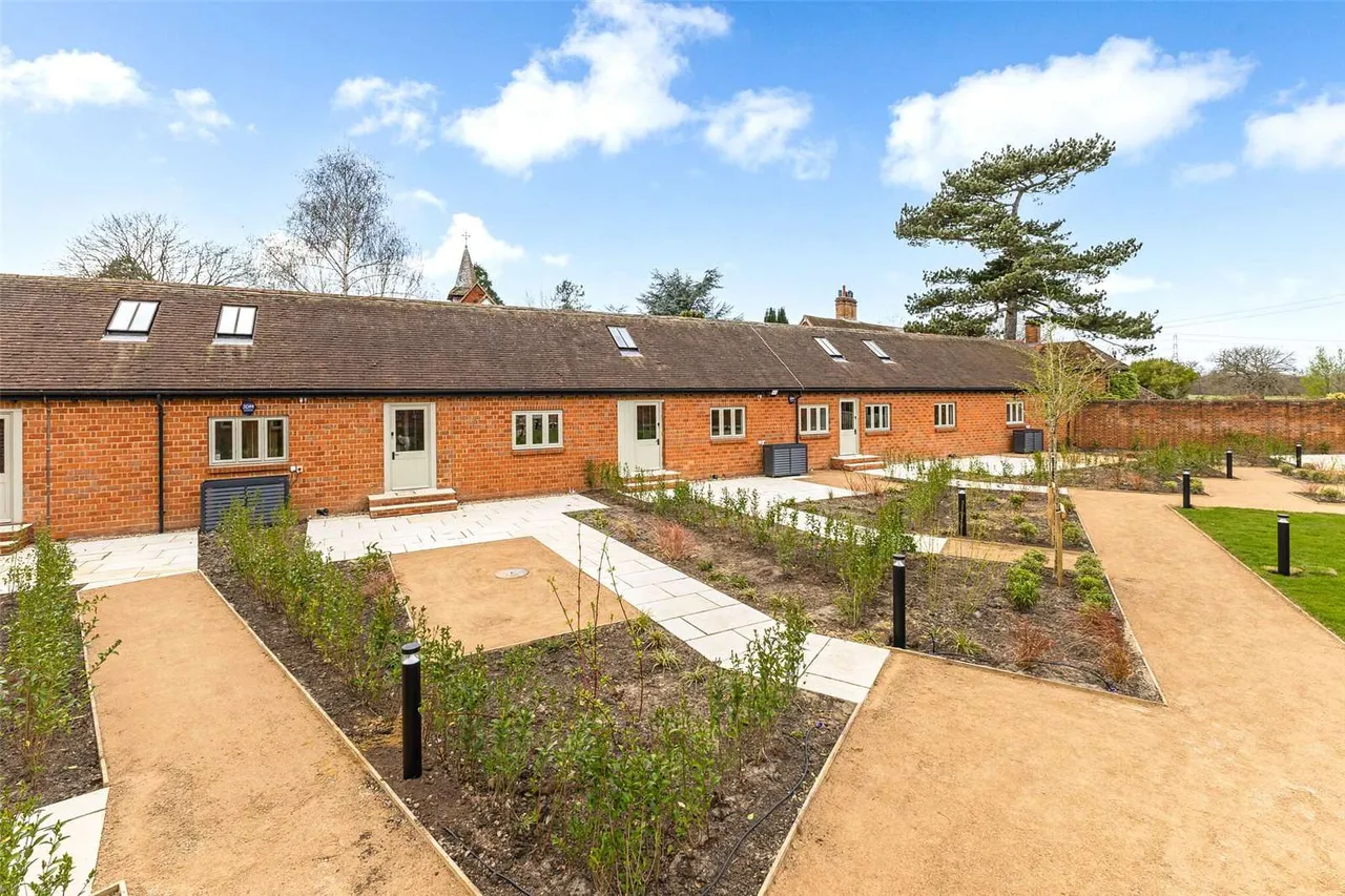 The Courtyard, Wisley, Woking, Surrey, GU23 6QL, photo 8