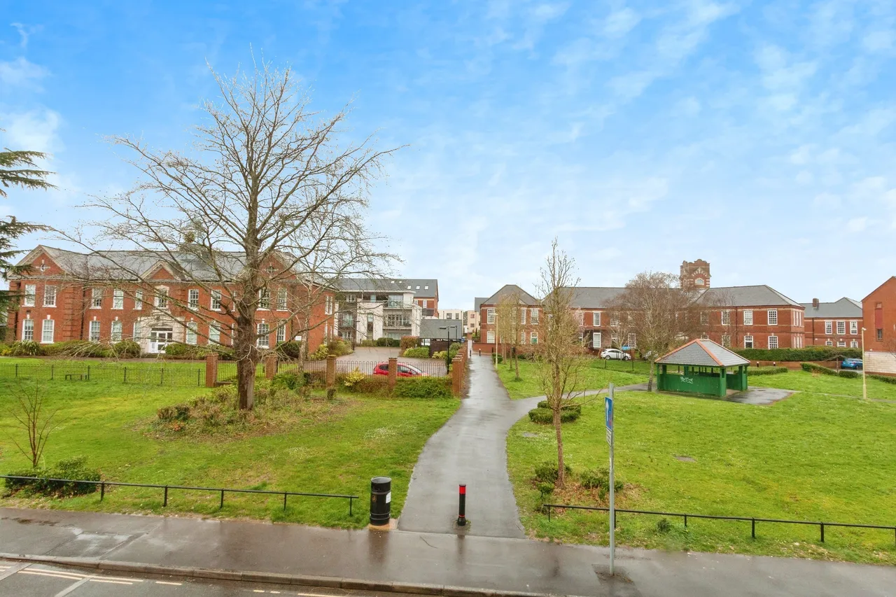 Hines Court, Basingstoke, RG24, photo 7