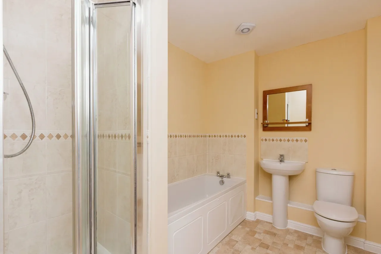 Hines Court, Basingstoke, RG24, photo 8