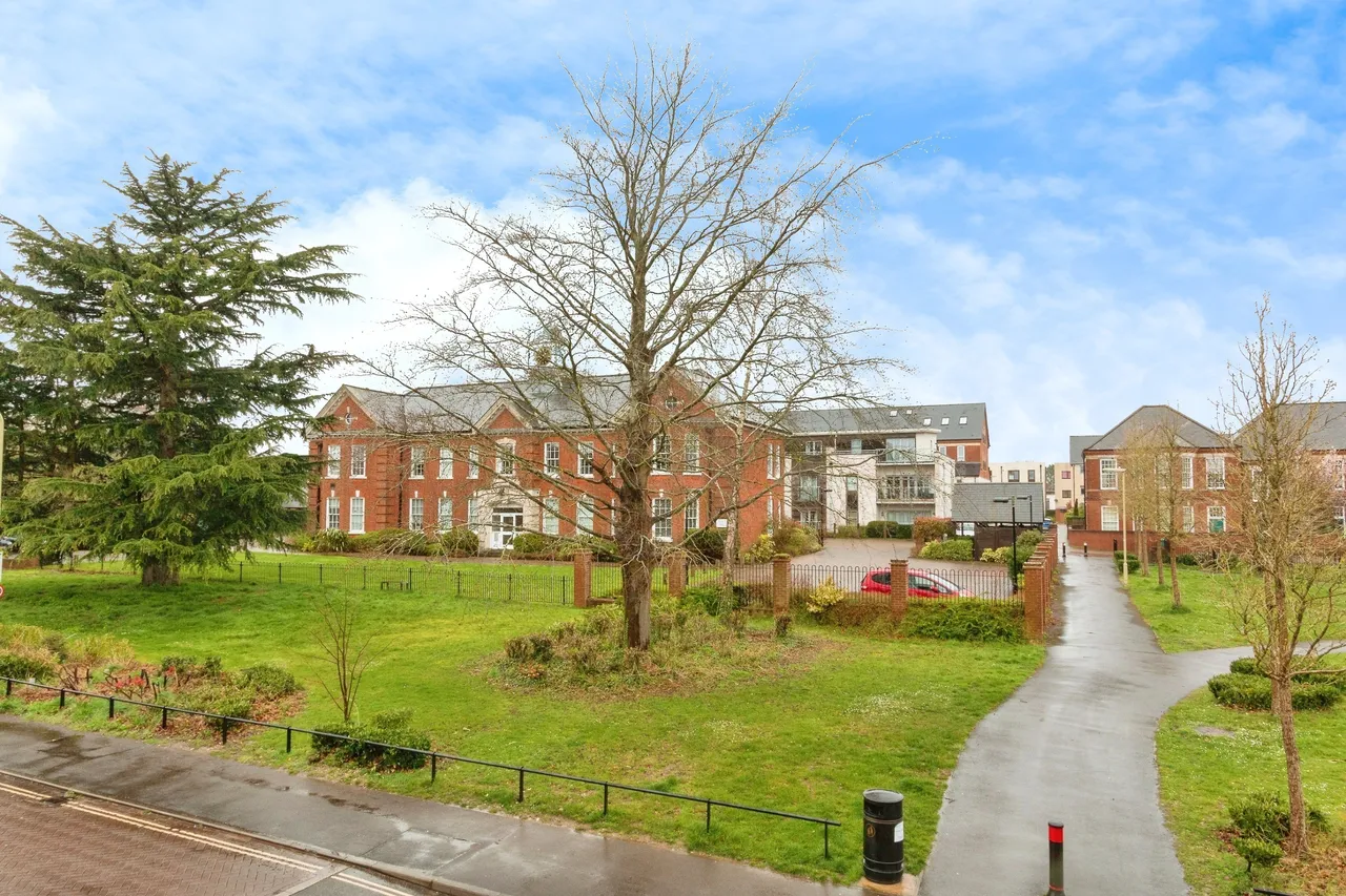 Hines Court, Basingstoke, RG24, photo 14