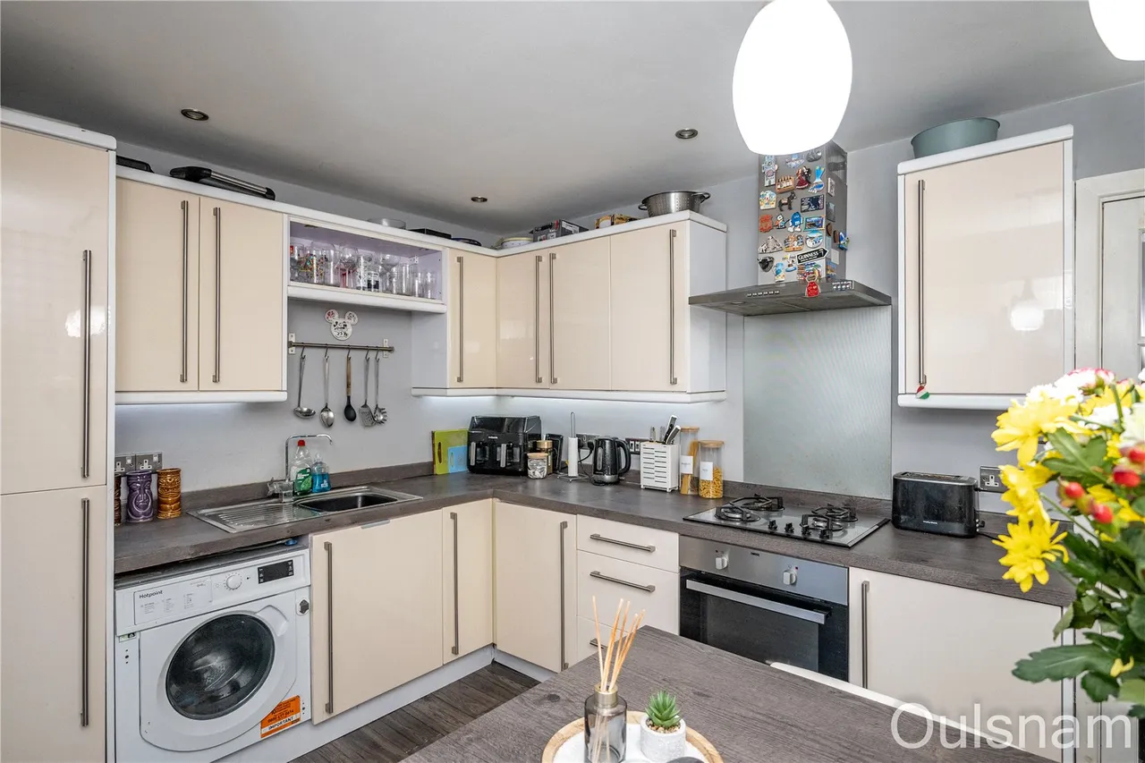 Mayfield Close, Catshill, Bromsgrove, Worcestershire, B61 0NR, photo 5