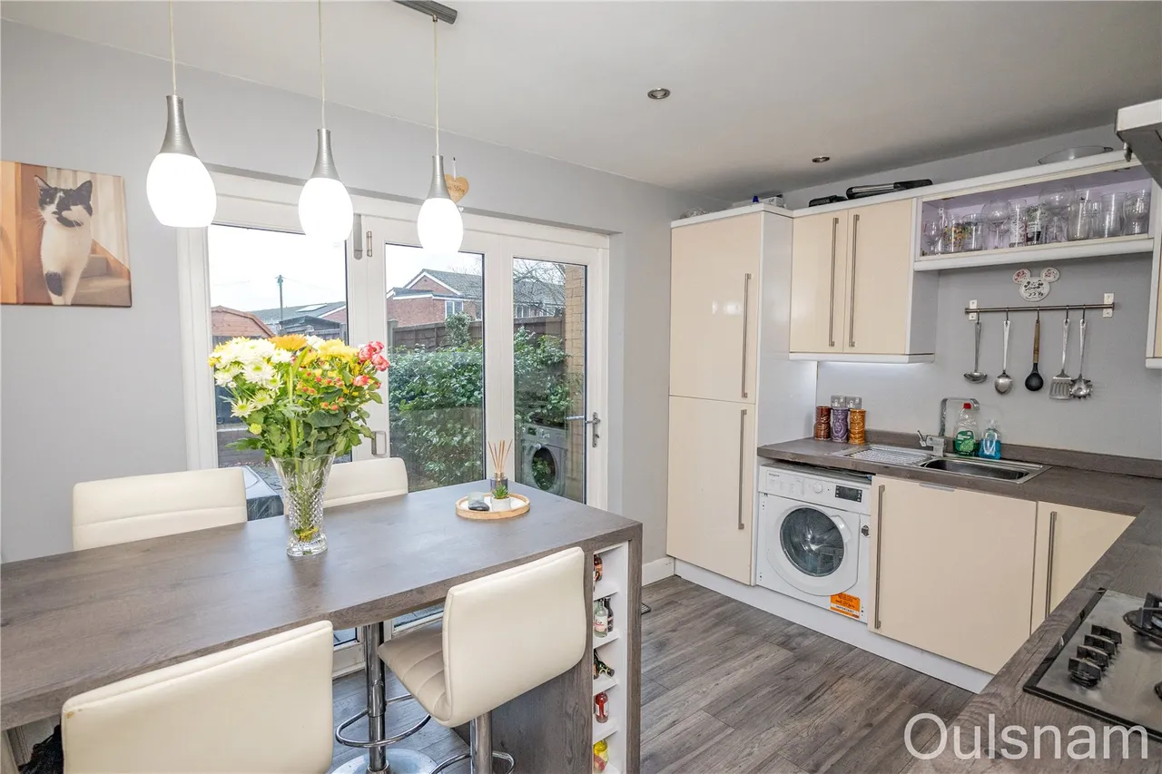 Mayfield Close, Catshill, Bromsgrove, Worcestershire, B61 0NR, photo 3
