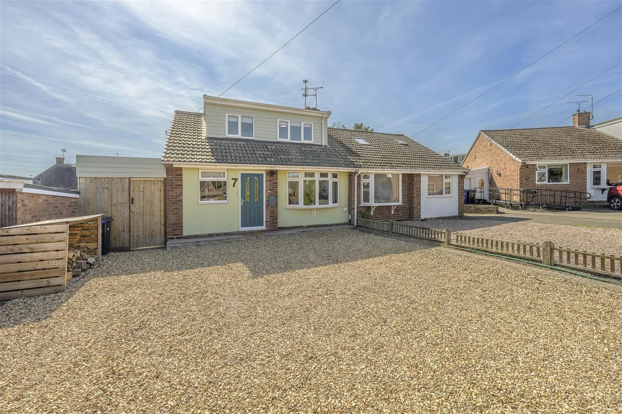 3 bed house for sale, Cedar Close, Stourbridge, DY8