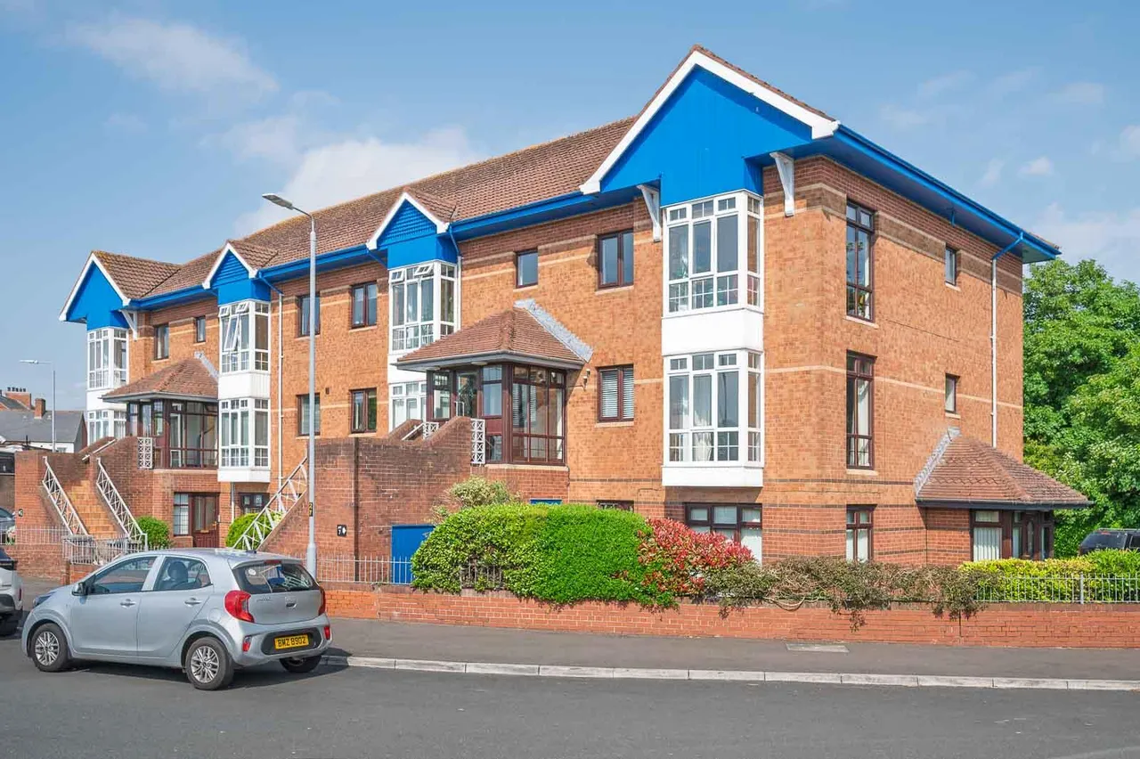 2 bed flat for sale, Hawthornden Mews, ballyhackamore, BT4
